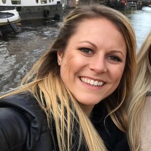 Meet your Posher, Becca